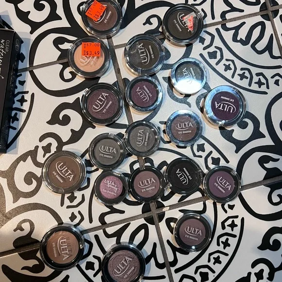 Makeup Bundle!!!!!!!!! Morphe, urban decay, and MORE